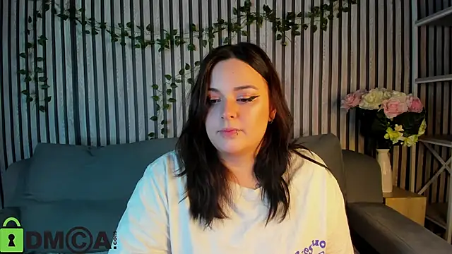 Snapshot of Mia_R0ss chatting on October 27, 2025, 1:09 am Mia R0ss online show from October 27, 2025, 1:09 am