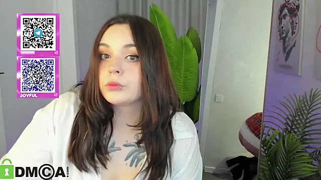 Snapshot of Mia_R0ss chatting on December 20, 2025, 1:02 am Mia R0ss online show from December 20, 2025, 1:02 am