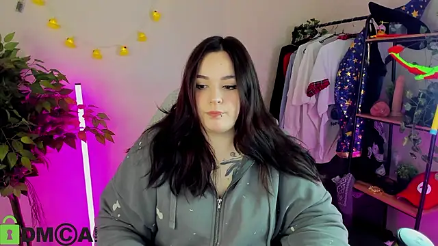 Snapshot of Mia_R0ss chatting on February 1, 2026, 1:04 am Mia R0ss online show from February 1, 2026, 1:04 am