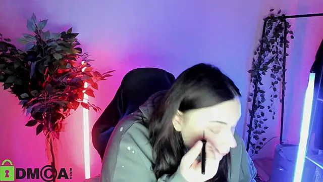 Snapshot of Mia_R0ss chatting on February 20, 2026, 11:05 pm Mia R0ss online show from February 20, 2026, 11:05 pm