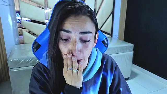 Snapshot of Maily_a_ chatting on April 10, 2026, 3:01 am Maily a online show from April 10, 2026, 3:01 am