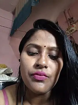 Jasmine Januja online show from June 1, 2026, 1:51 am