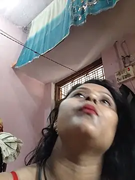 Jasmine Januja online show from June 25, 2026, 2:11 am