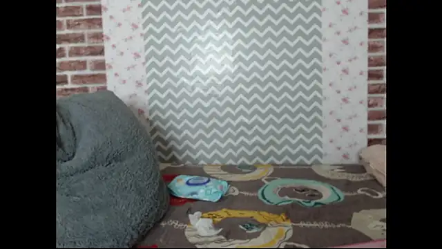 KaMila M00N online show from October 18, 2025, 4:19 pm