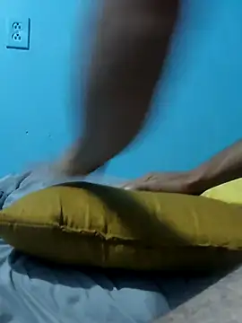 Snapshot of elflacodel25 chatting on September 18, 2025, 2:35 am elflacodel25 online show from September 18, 2025, 2:35 am