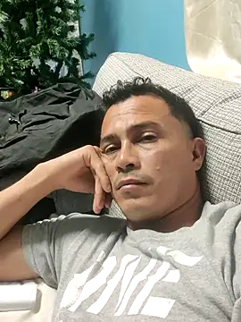 Snapshot of elflacodel25 chatting on November 25, 2025, 4:12 am elflacodel25 online show from November 25, 2025, 4:12 am