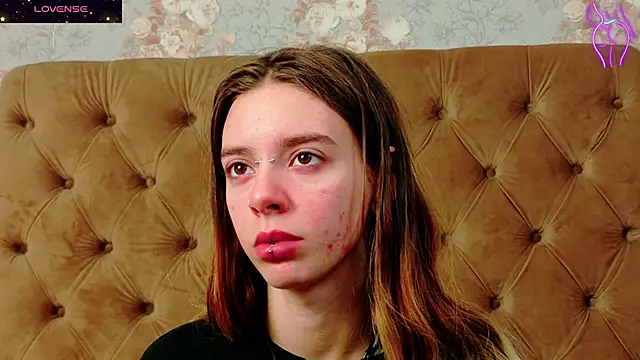 CoraVex online show from November 30, 2025, 2:04 am