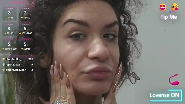 adisson fox online show from December 3, 2025, 7:16 am