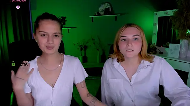 casey meow  online show from September 22, 2025, 1:02 pm