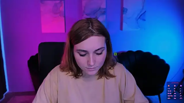 casey meow  online show from November 25, 2025, 9:42 am