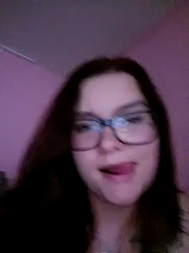 Snapshot of GiulyAnderson chatting on October 2, 2025, 8:16 pm GiulyAnderson online show from October 2, 2025, 8:16 pm