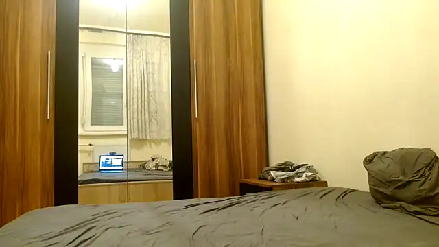 Squirtybaby0229 online show from November 19, 2025, 5:13 pm