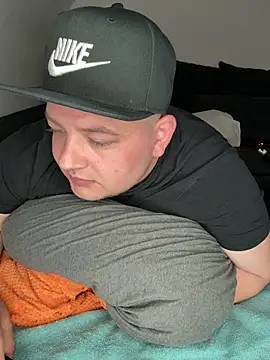 xXLustMolchXx online show from October 3, 2025, 7:05 am