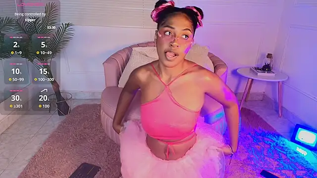 alessia moon1 online show from November 15, 2025, 1:29 pm