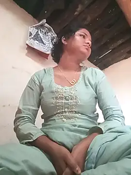 Snapshot of Hot_Shredha chatting on October 31, 2025, 4:35 am Hot Shredha online show from October 31, 2025, 4:35 am