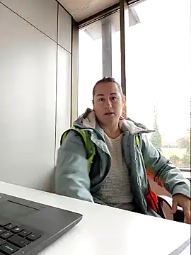 bichota85 online show from December 2, 2025, 10:20 am