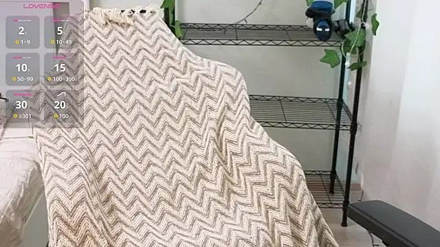 lunatale2 online show from September 22, 2025, 1:24 pm