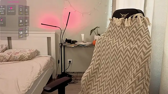 lunatale2 online show from September 26, 2025, 7:56 am