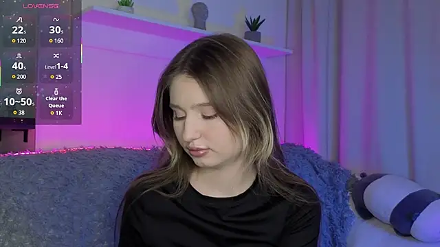  Lua   online show from February 13, 2026, 10:39 pm