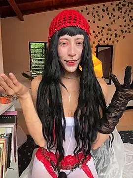 Nymphel1Moth online show from November 4, 2025, 10:20 pm