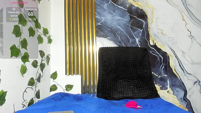 brittanyy20 online show from November 18, 2025, 9:58 am