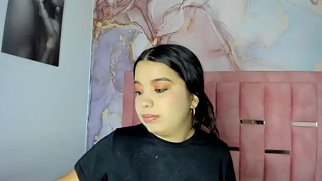 LunaWiill  online show from November 27, 2025, 12:07 pm