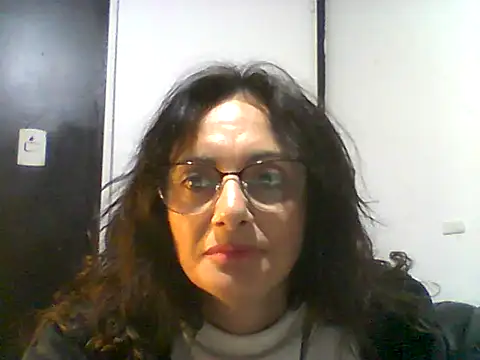 dulcefanny online show from June 19, 2026, 7:50 pm