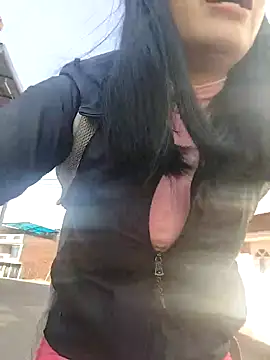 MILA  06 online show from September 26, 2025, 1:37 pm