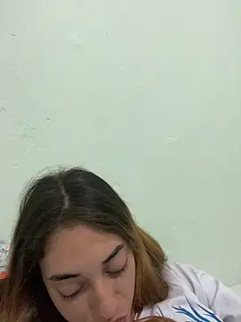 loirinhaaa online show from October 11, 2025, 2:04 pm