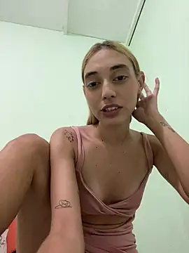 loirinhaaa online show from March 24, 2026, 9:31 pm