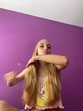 loirinhaaa online show from April 11, 2026, 12:53 pm