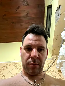 Snapshot of Ezeveron chatting on October 9, 2025, 5:05 am Ezeveron online show from October 9, 2025, 5:05 am