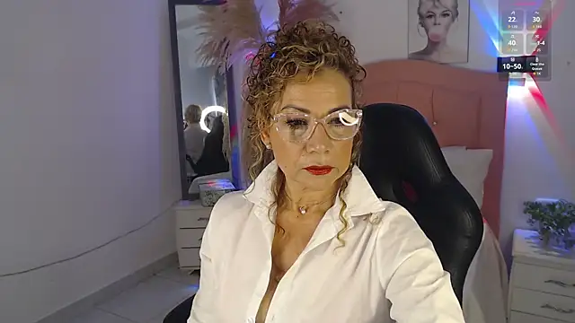 Jademommy  online show from November 24, 2025, 6:29 pm