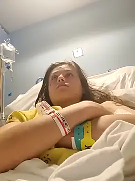 Snapshot of cicithtbitch chatting on October 31, 2025, 4:41 pm cicithtbitch online show from October 31, 2025, 4:41 pm