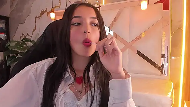 sophiadoll tf online show from February 12, 2026, 8:37 pm