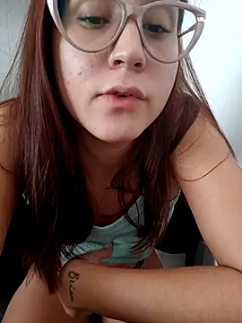 Snapshot of linameii chatting on March 11, 2026, 6:47 pm linameii online show from March 11, 2026, 6:47 pm