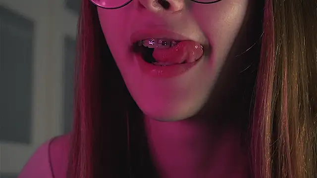 Snapshot of blissence chatting on September 28, 2025, 4:23 pm blissence online show from September 28, 2025, 4:23 pm