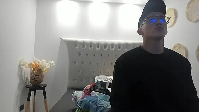 SalvadorFit online show from February 1, 2026, 8:29 pm