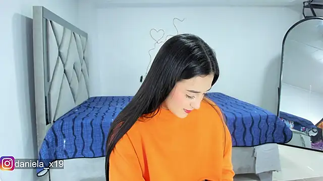 Snapshot of Daniela_x19 chatting on February 24, 2026, 12:41 am Daniela x19 online show from February 24, 2026, 12:41 am