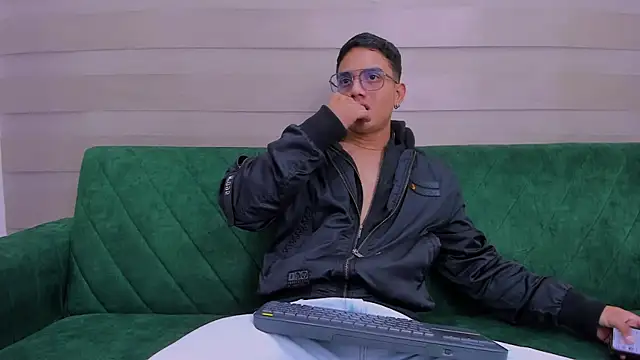 Snapshot of axel_vega chatting on September 20, 2025, 1:12 pm axel vega online show from September 20, 2025, 1:12 pm