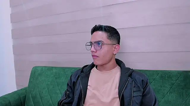 Snapshot of axel_vega chatting on October 1, 2025, 1:17 pm axel vega online show from October 1, 2025, 1:17 pm