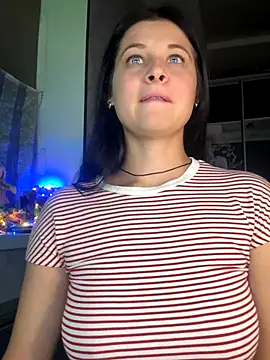 cutie modest  online show from October 21, 2025, 7:47 pm
