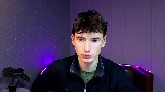 Snapshot of Max_Foks chatting on December 23, 2025, 10:46 am Max Foks online show from December 23, 2025, 10:46 am