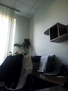 ValeriaLove43211 online show from November 4, 2025, 1:54 pm