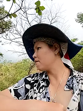 callistra online show from April 6, 2026, 2:42 am