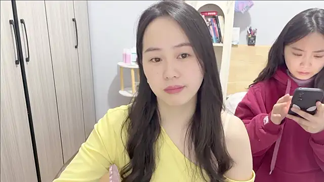 Snapshot of wxj1019 chatting on February 2, 2026, 5:17 am wxj1019 online show from February 2, 2026, 5:17 am