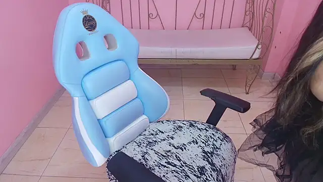 Bunny poison online show from September 29, 2025, 1:49 pm