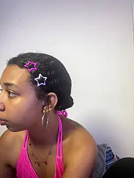 Suzanelee1 online show from February 2, 2026, 11:25 pm