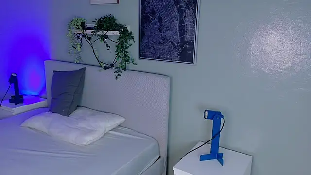 KeendraFox  online show from April 4, 2026, 11:18 am