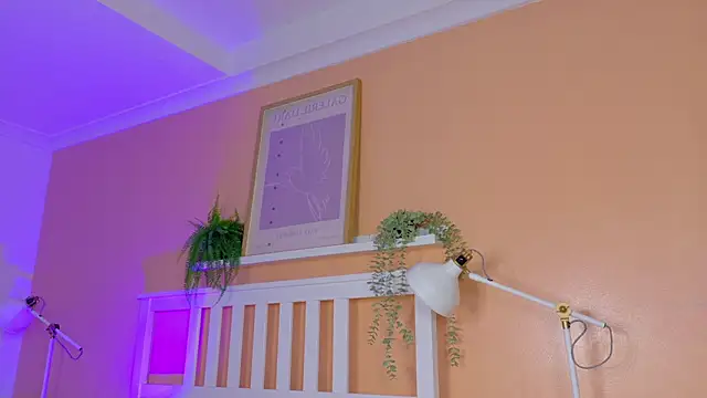 KeendraFox  online show from April 8, 2026, 10:04 am